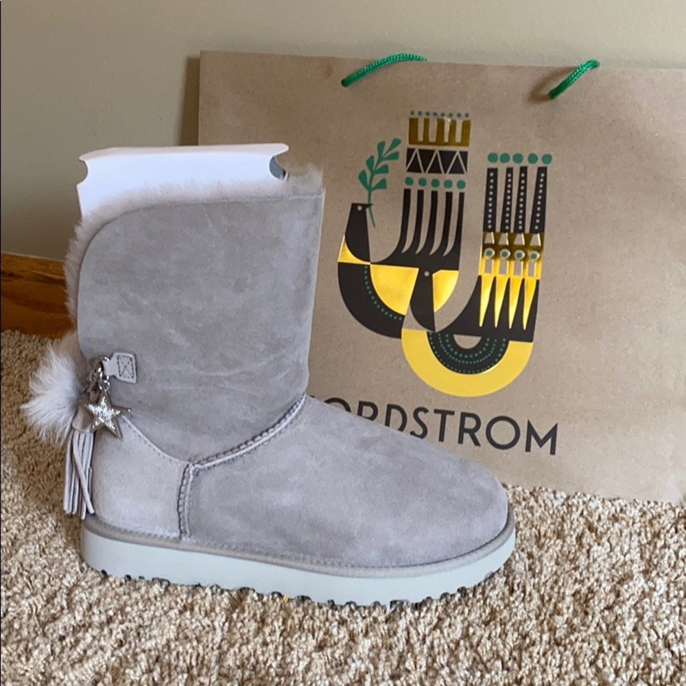 UGG Boots - Picture 2 of 4